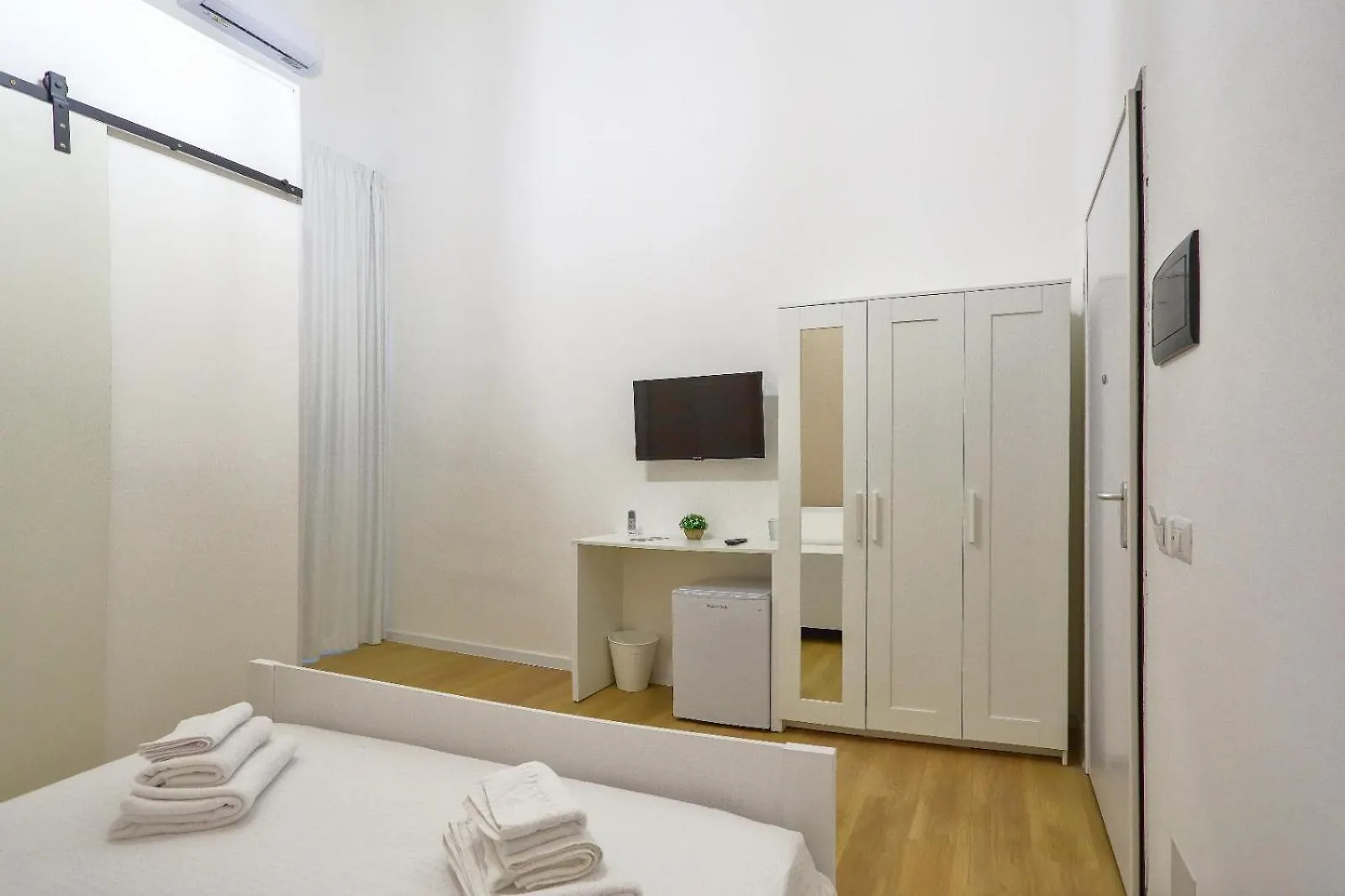 Pensión Hotel Elegante Matrimoniale Clemente House Catania Centro